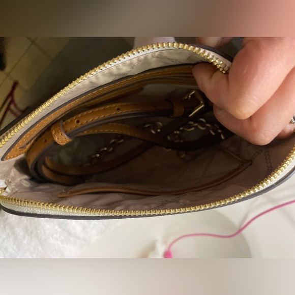 NWOT small satchel MK bag 🥰 - Picture 2 of 3